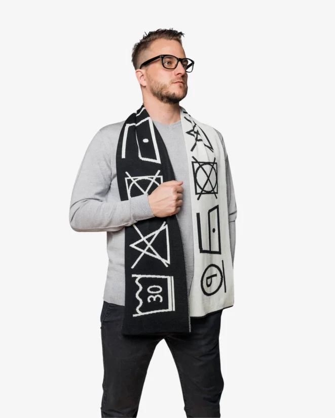 WASHING SYMB wool scarf