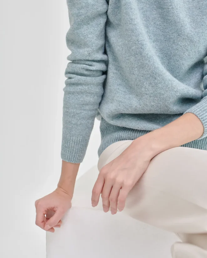 Damski sweter z wełny jagnięcej - Kolor: Oliwkowy, Rozmiar: XS