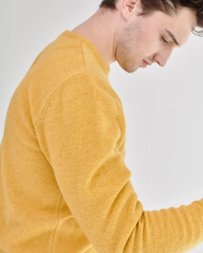 Pánsky sveter z jahňacej vlny - Farba: Žltá, Veľkosť: XL