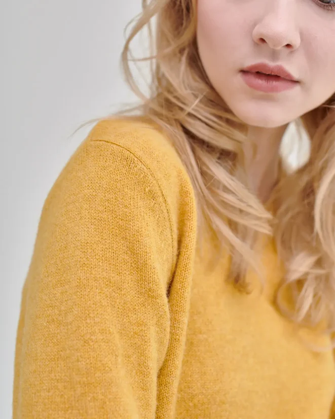 Damski sweter z wełny jagnięcej - Kolor: Oliwkowy, Rozmiar: XS