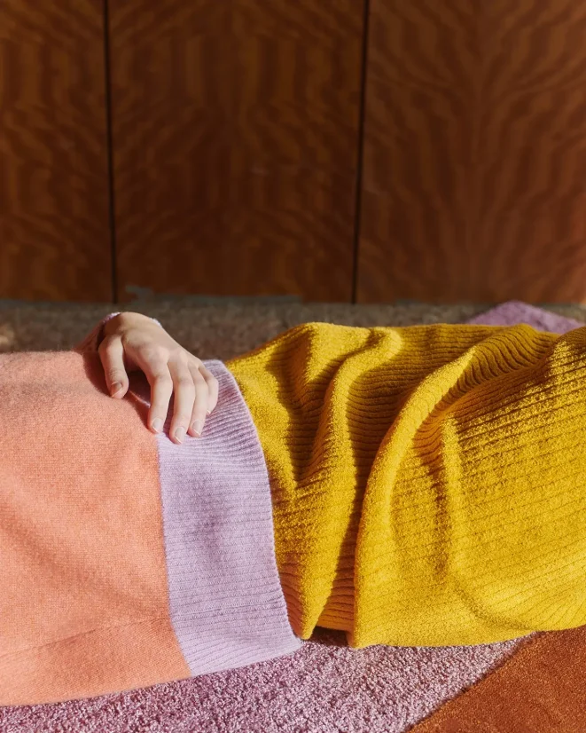 Women´s Deep Neck Wool Sweater Cashmere - Color: Orange, Size: S